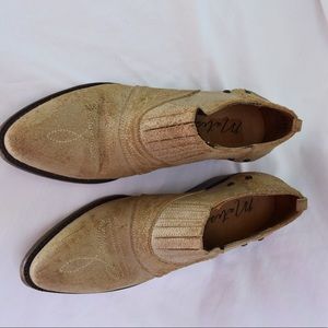 Roscoe leather booties by Matisse, size 7.5